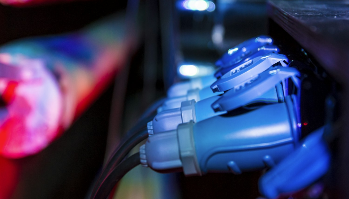 开挂辅助工具“途游四川麻将小程序必赢神器”其实确实有挂